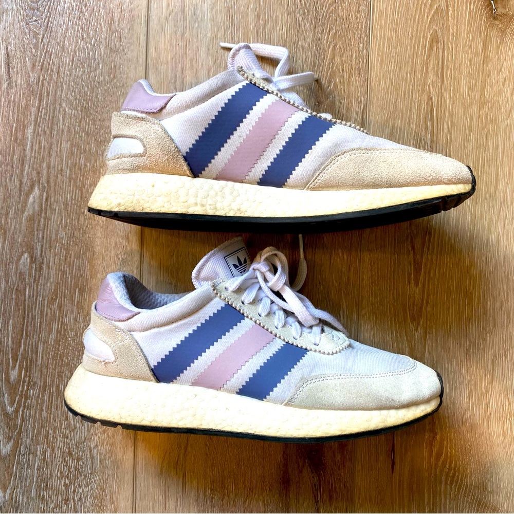 White Adidas Sneakers size 8